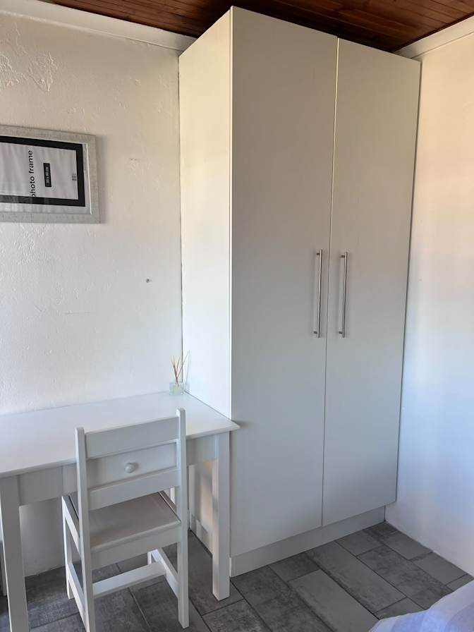 Hlonela's room
