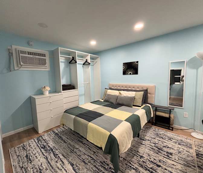 Marci Meyers's room