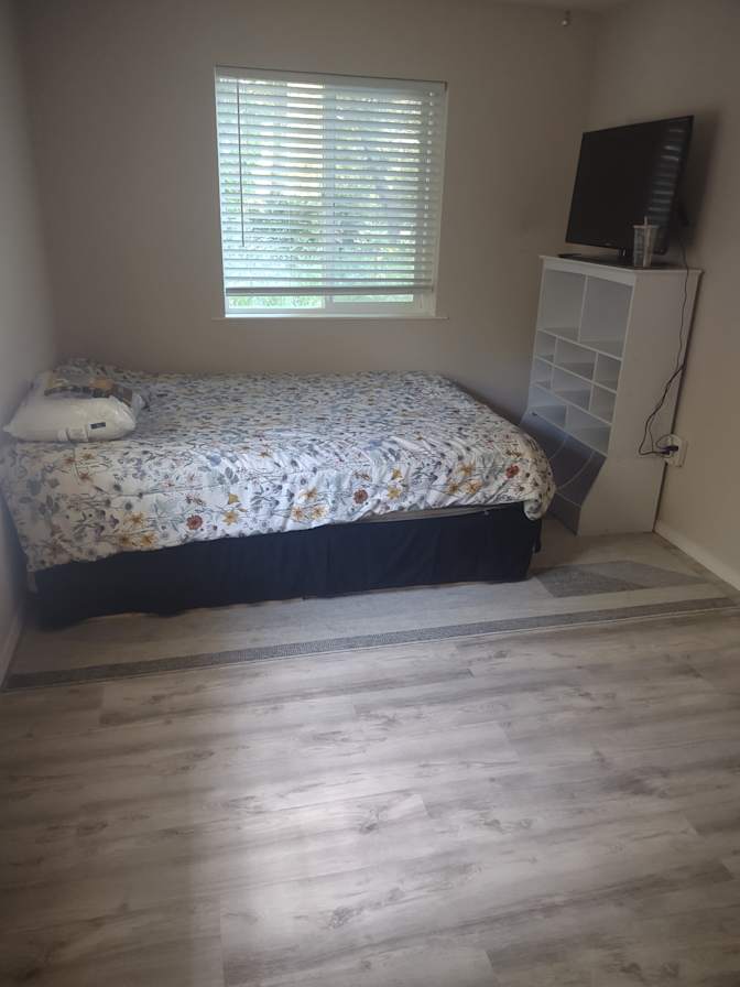Renn Hernandez's room
