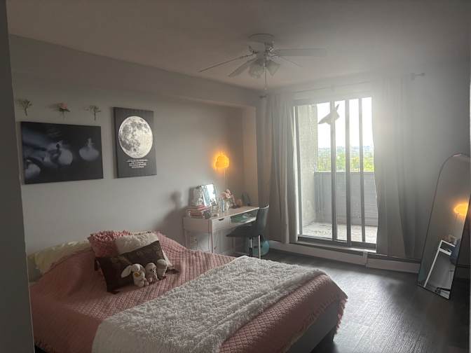 Eva's room