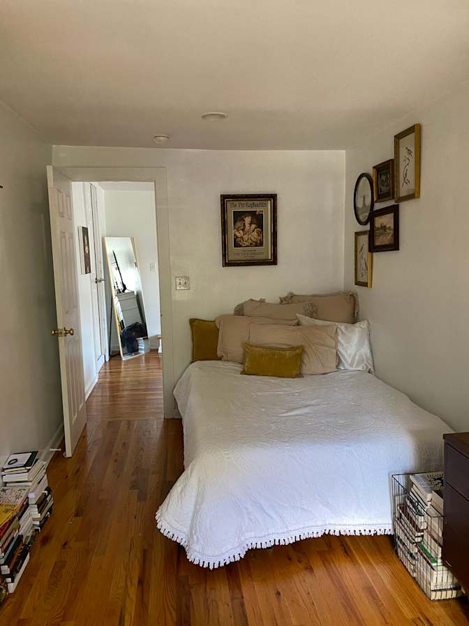 Leksa's room