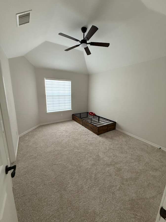 Carlos's room