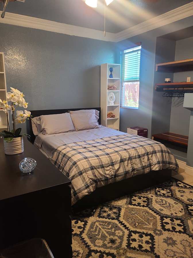 Gwen's room