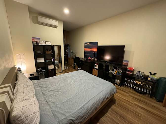 Alexis's room