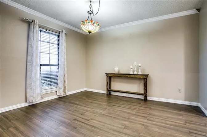 Donovan's room