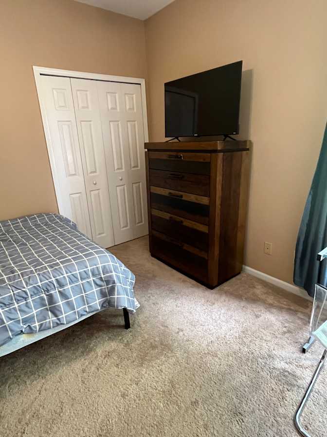 Dee's room