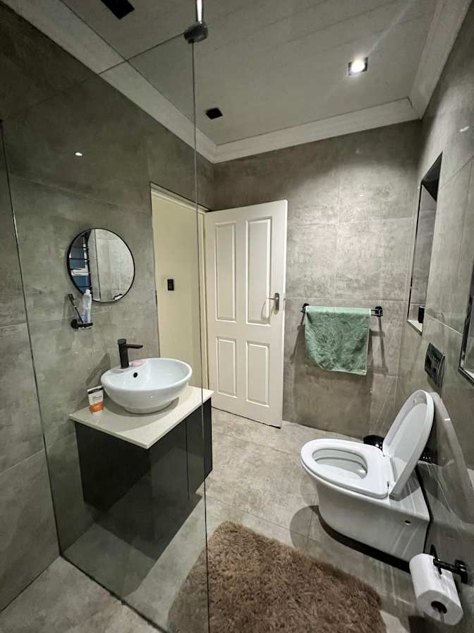 Aashiq Mollagee's room