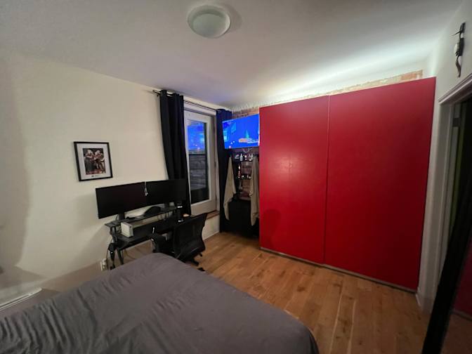 Chris Tomczak's room