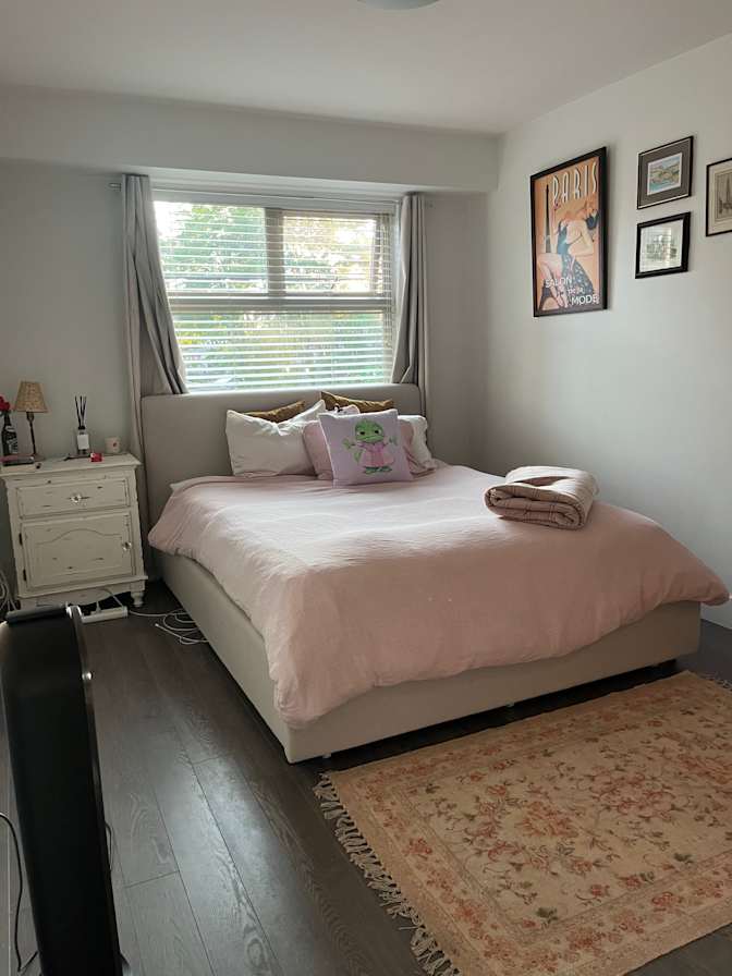 Ainslee's room
