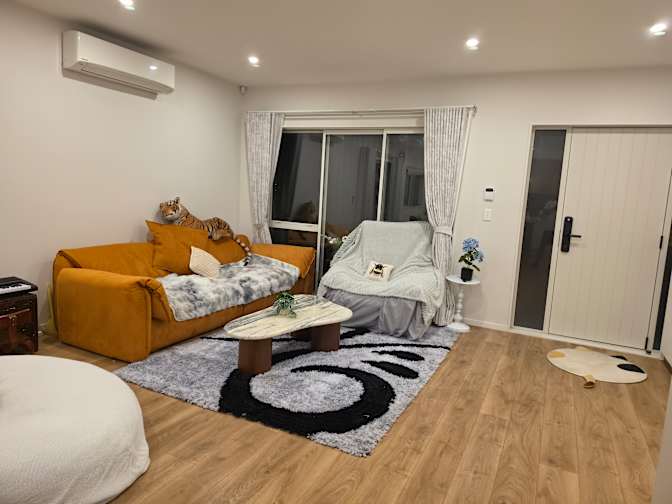 Henin Karkada's room