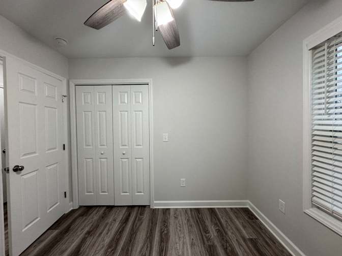 Alcove Rooms's room