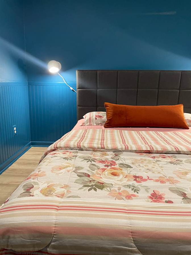 Alcove Rooms's room