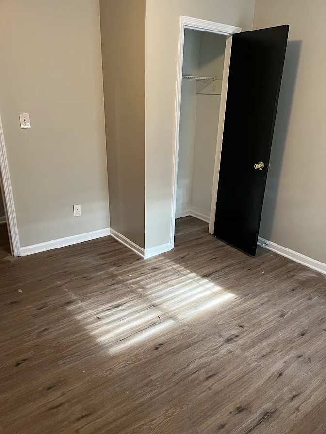 Alcove Rooms's room