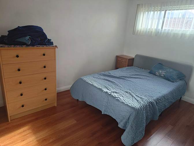 Burbank Room's room