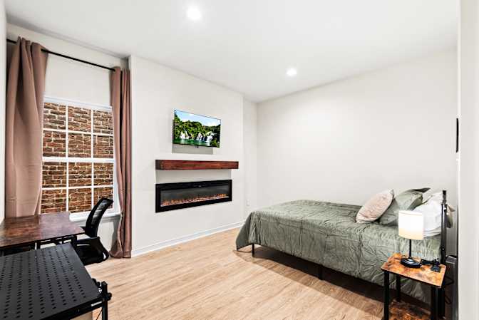 Joanna Salidis's room