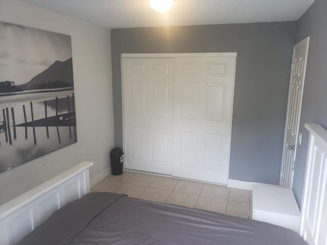 Enrique's room