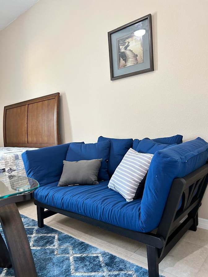 We Rent Bedrooms in Melbourne's room