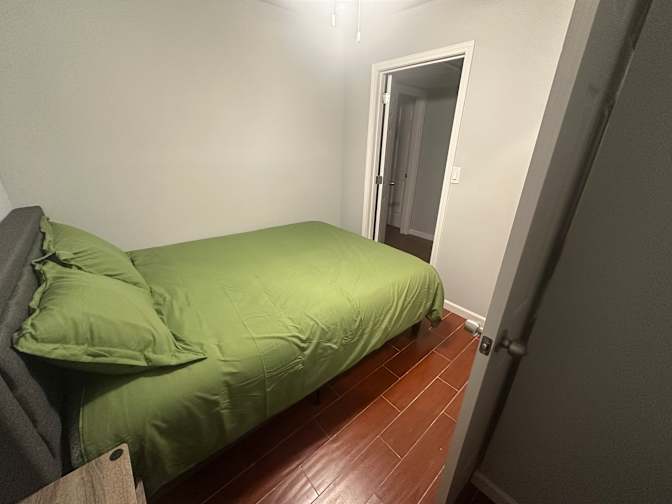 Lambert Guo's room