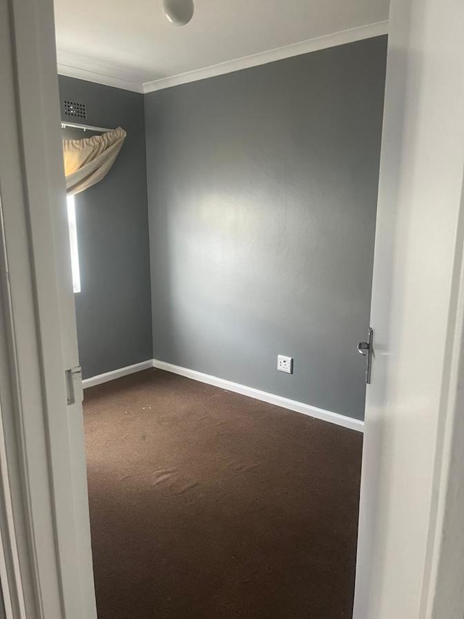 Sinalo Mzileni's room