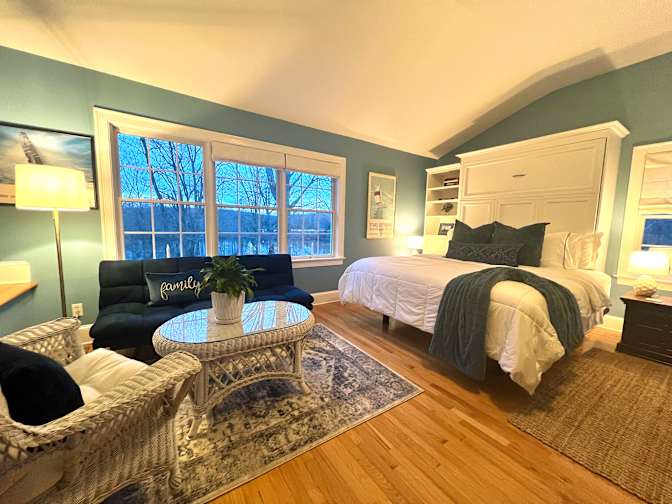 Meme’s Shoreline Rental's room