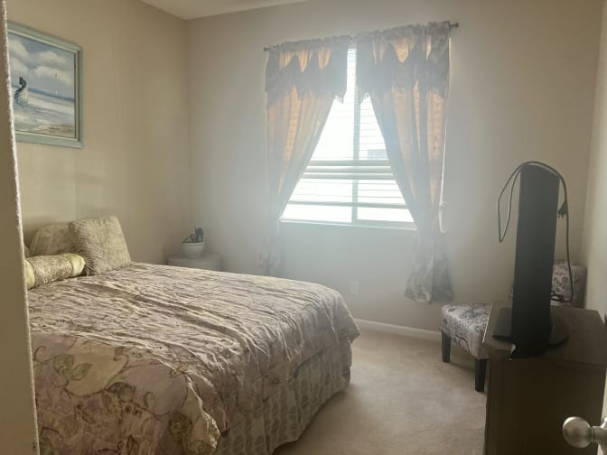 Monette's room