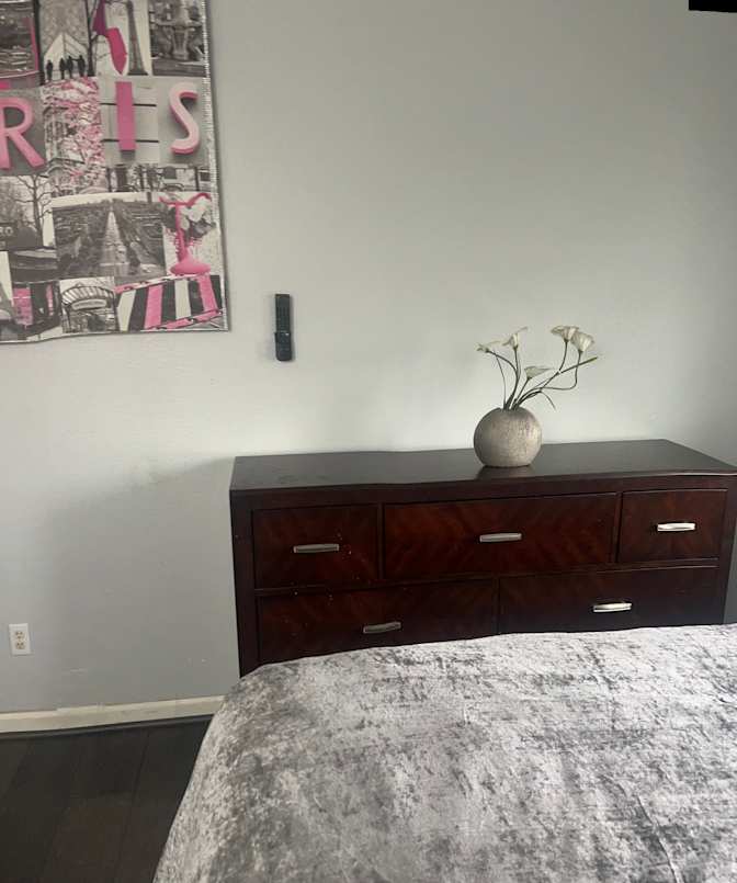 Jae's room