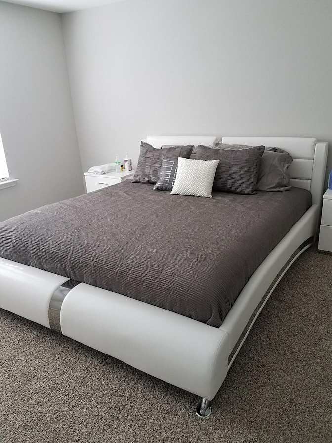 Alcove Rooms's room