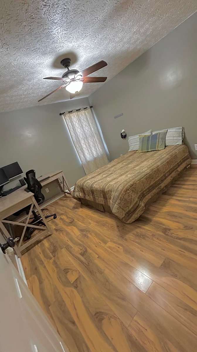 Christian I Pareja's room
