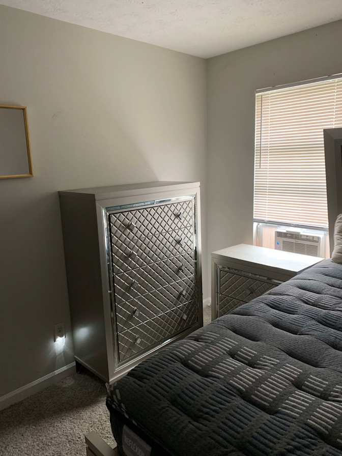 DIAMOND's room