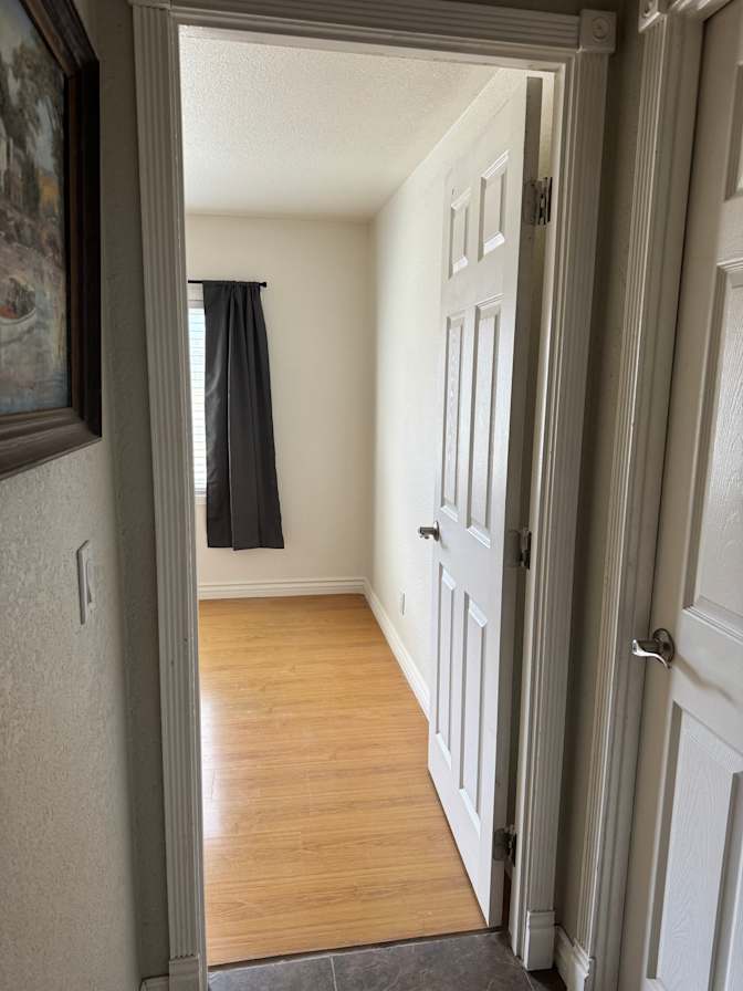 Tom's room