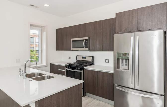 Apartment in West Ridge Park's room