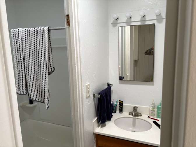 robert desrochers's room
