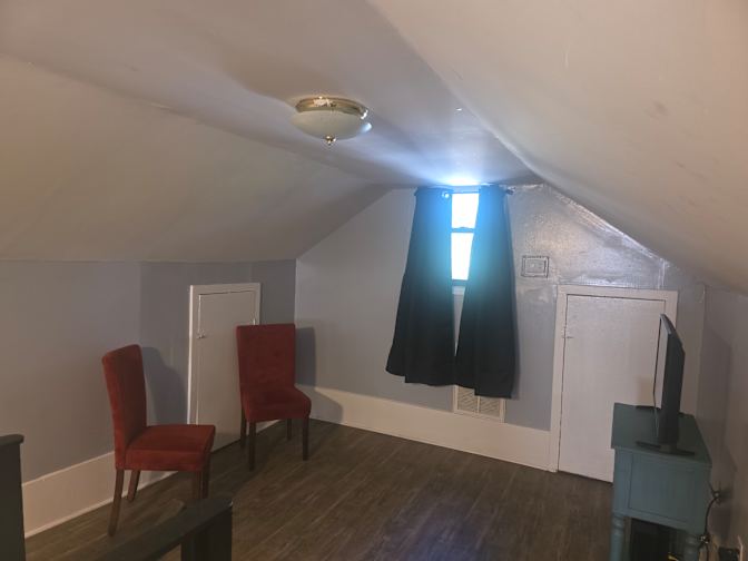 Hanna's room