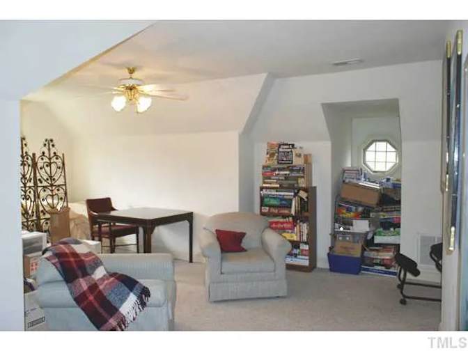 Alcove Rooms's room