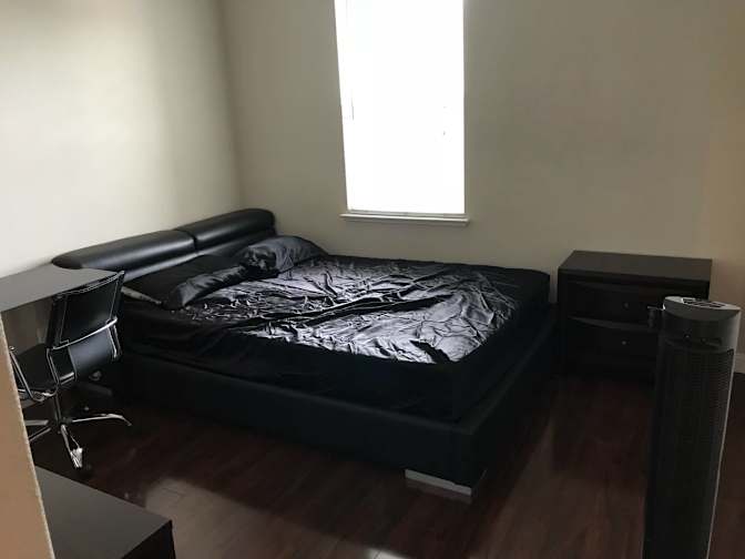 tom's room