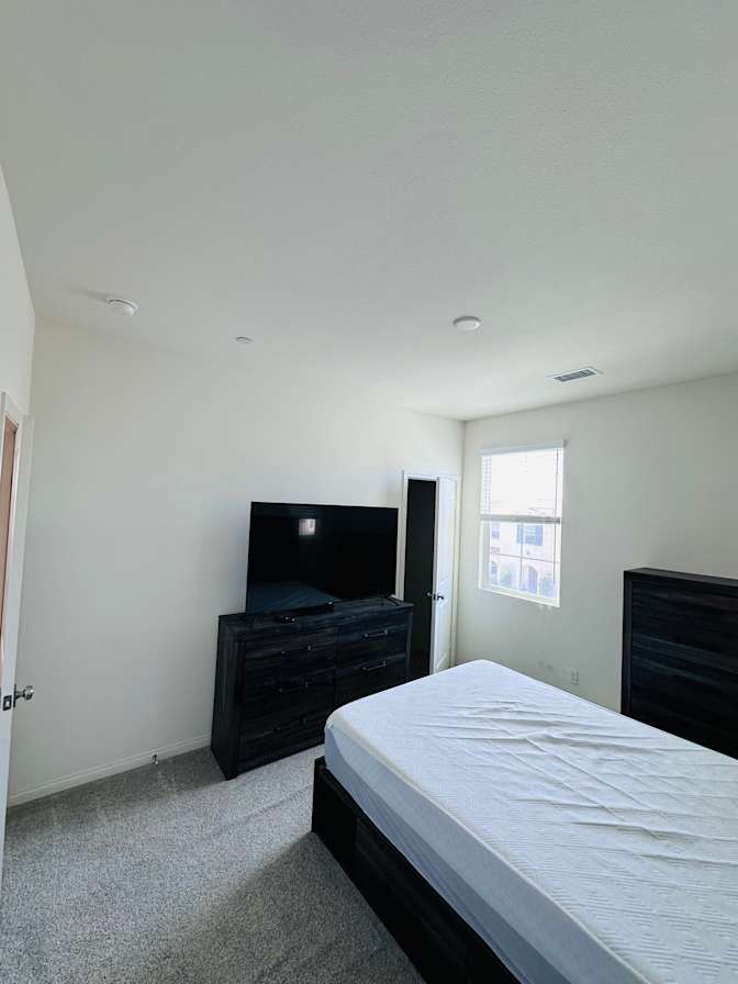 Jose's room