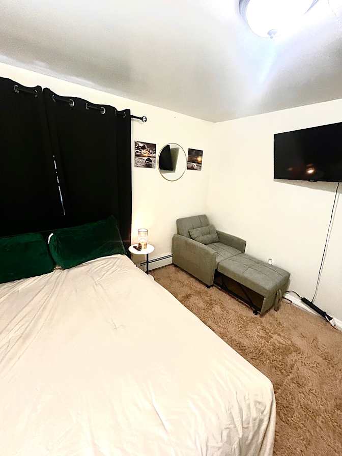 Dee's room