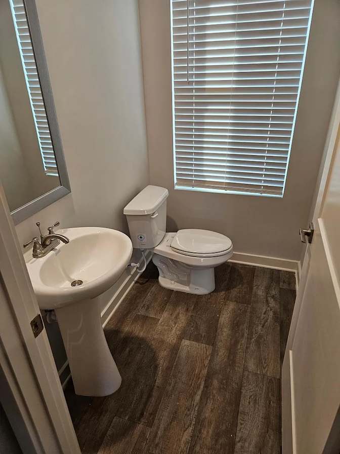 Alcove Rooms's room
