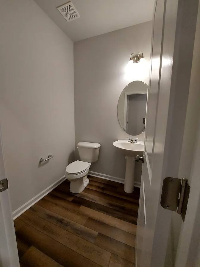 Alcove Rooms's room