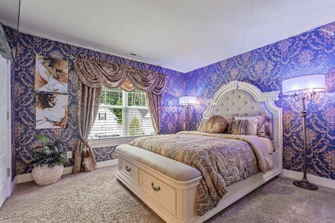 Lisa's room
