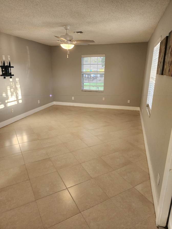 JUAN's room