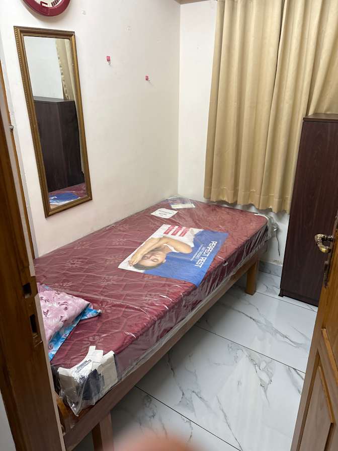 Tom's room
