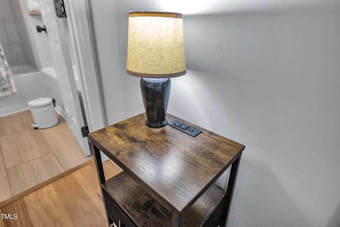 Alcove Rooms's room