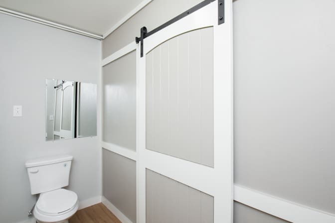 lifedoorrentals's room