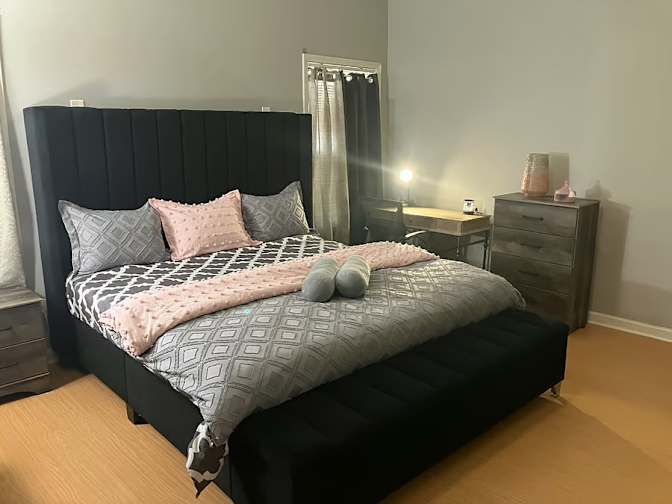 Claudette E Harden's room