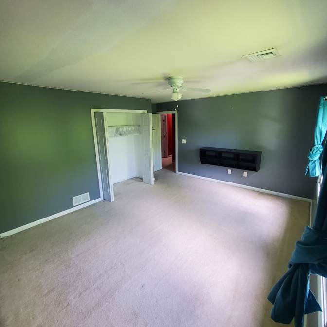 Carlos's room