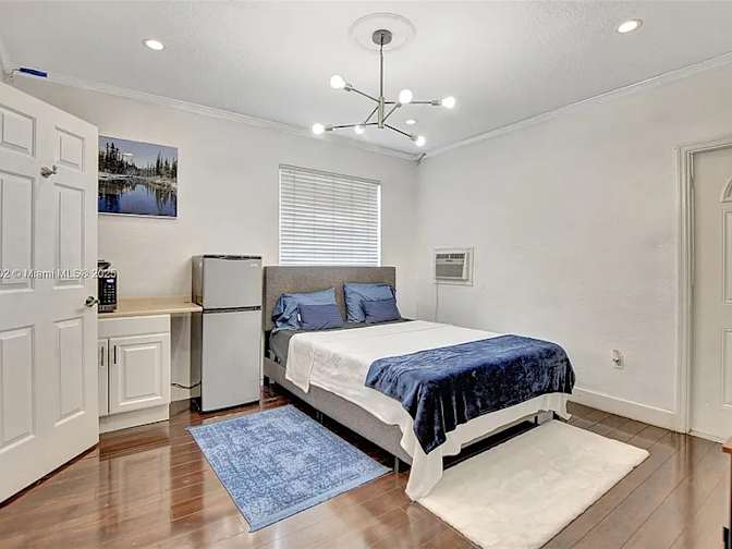 Karol G's room