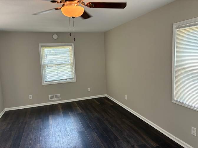 Alcove Rooms's room