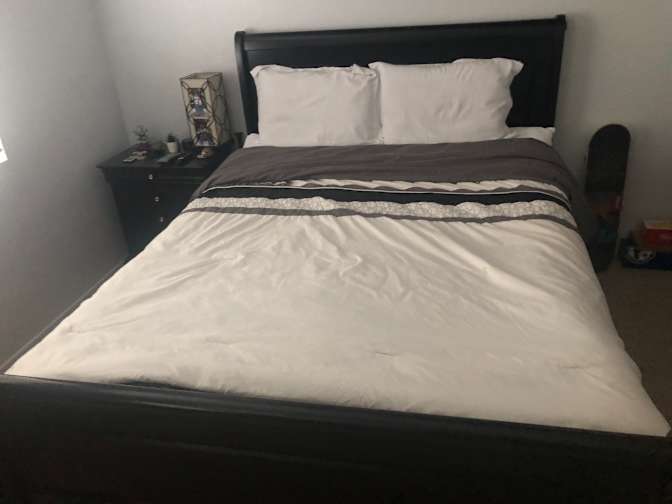 Tom's room