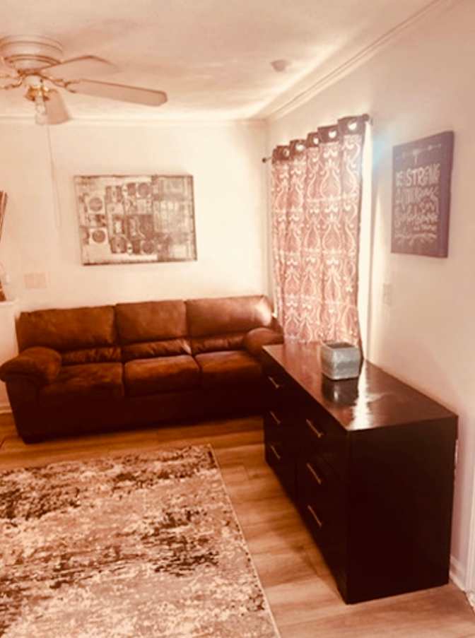 Essence's room